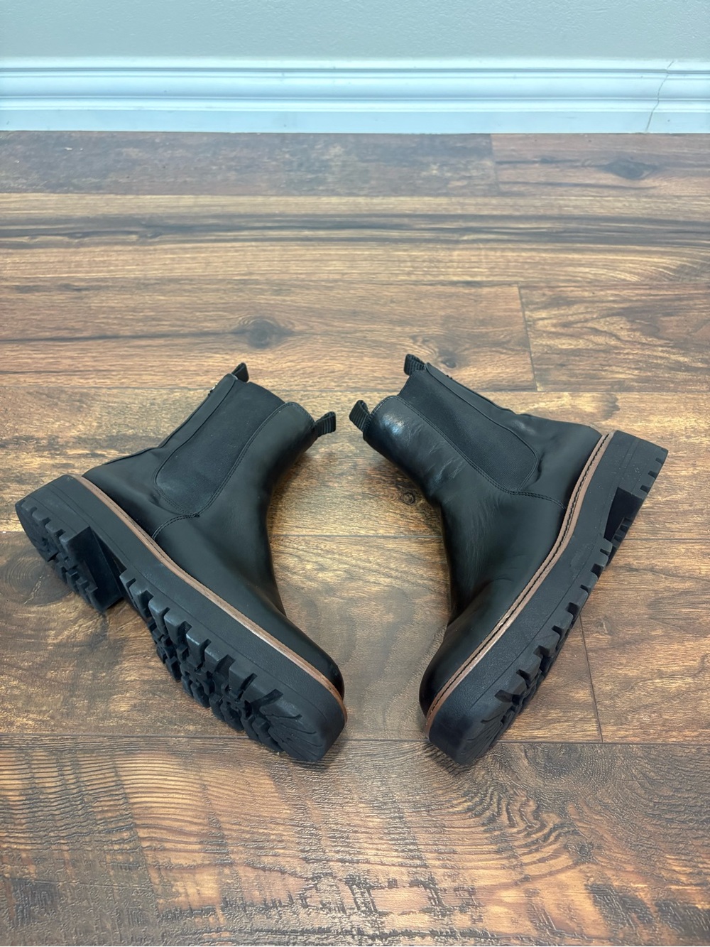 Sam Edelman Laguna Chelsea Leather Boots Lug Sole Black Size 9.5 - Picture 3 of 7